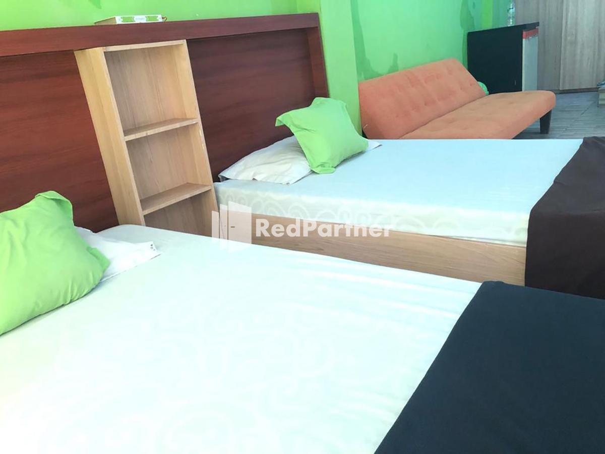 Seungit Syariah Inn Tebet Mitra Reddoorz Giacarta Esterno foto