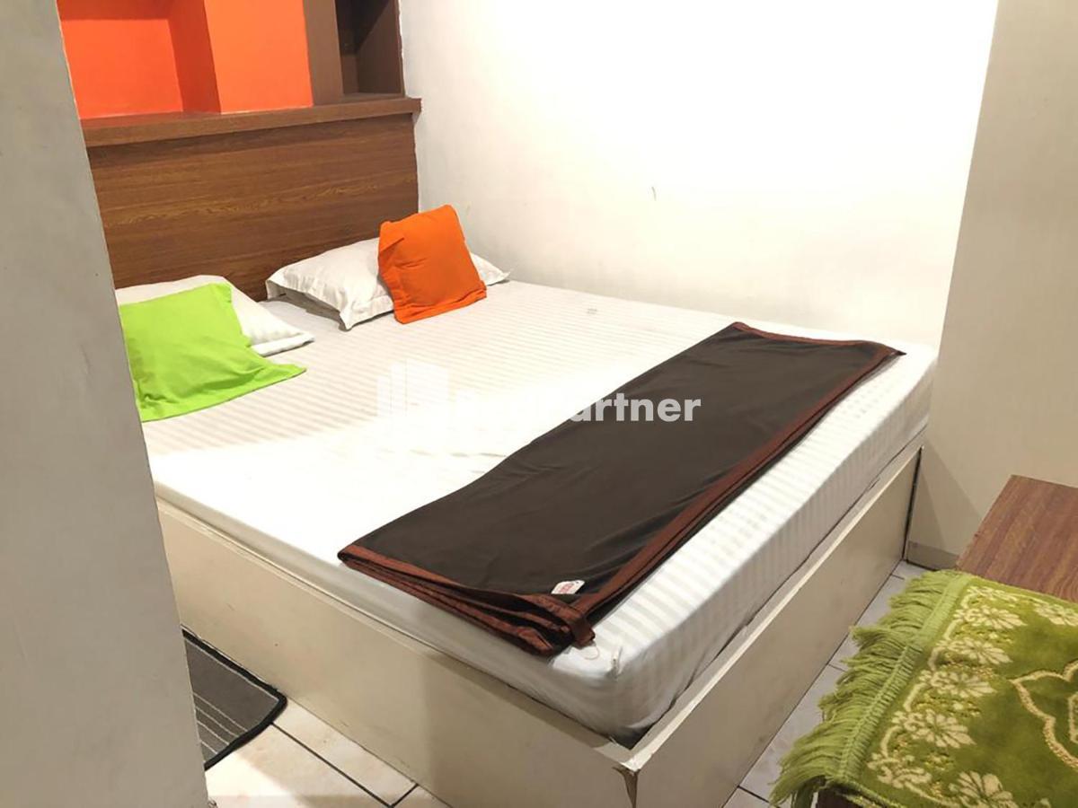 Seungit Syariah Inn Tebet Mitra Reddoorz Giacarta Esterno foto