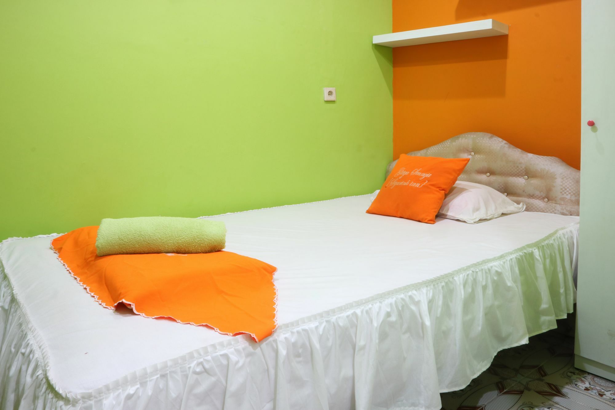 Seungit Syariah Inn Tebet Mitra Reddoorz Giacarta Esterno foto